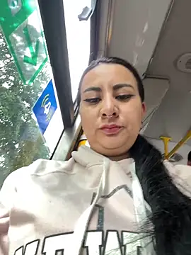 Abril Luv online show from March 19, 12:12 pm