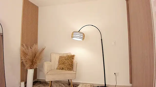 wandathompson  online show from October 28, 11:03 am