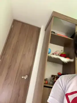 Snapshot of andra_rose chatting on December 12, 2:04 am andra rose online show from December 12, 2:04 am