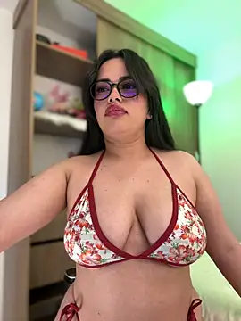 Snapshot of andra_rose chatting on December 30, 12:11 am andra rose online show from December 30, 12:11 am