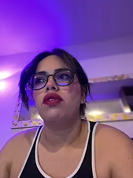 Snapshot of andra_rose chatting on January 13, 11:06 pm andra rose online show from January 13, 11:06 pm