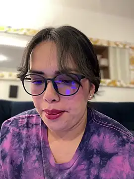 Snapshot of andra_rose chatting on January 23, 12:04 am andra rose online show from January 23, 12:04 am