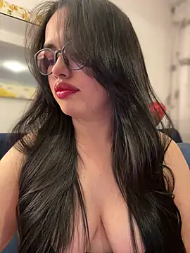 Snapshot of andra_rose chatting on February 17, 12:10 am andra rose online show from February 17, 12:10 am