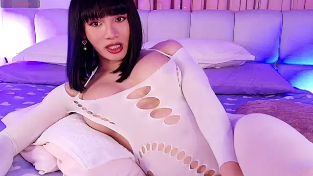 sweetieluna01 online show from September 27, 7:52 pm