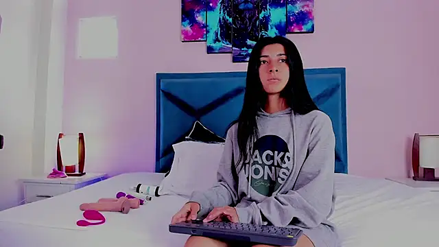 EmmaWilliamss online show from January 2, 1:51 pm