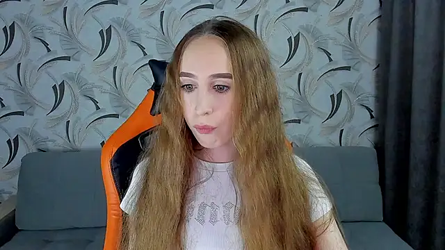 Snapshot of _mira_cle_ chatting on December 8, 10:47 pm  mira cle  online show from December 8, 10:47 pm