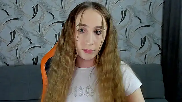 Snapshot of _mira_cle_ chatting on December 10, 11:08 pm  mira cle  online show from December 10, 11:08 pm