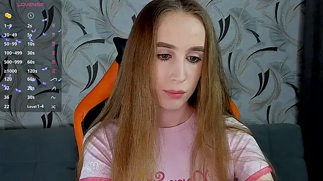 Snapshot of _mira_cle_ chatting on December 14, 2:01 am  mira cle  online show from December 14, 2:01 am