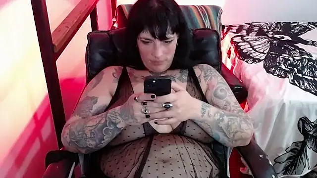 VampGirl1 online show from January 12, 4:50 pm