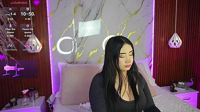 haylie  online show from December 14, 3:07 am