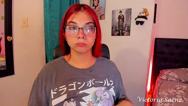 victoriaasaenz  online show from February 2, 12:40 am