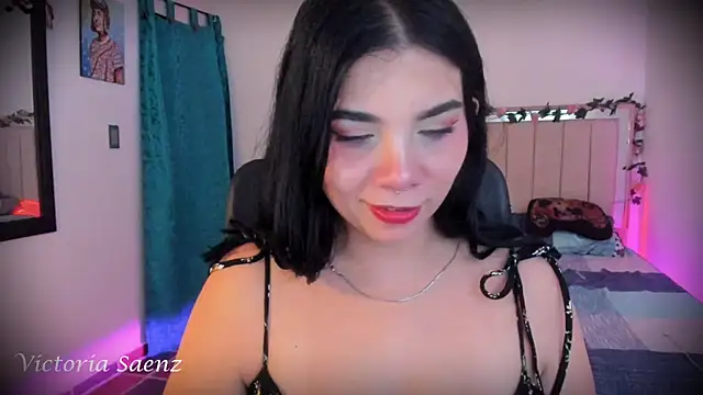 victoriaasaenz  online show from December 14, 12:49 am