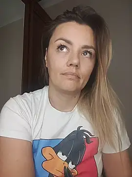 KrissSexi online show from November 5, 6:30 pm