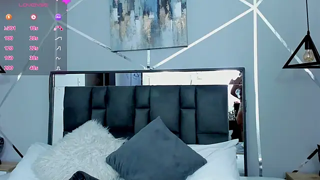 ZiaCalifa online show from February 17, 1:10 pm