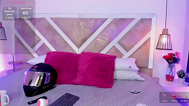 ZiaCalifa online show from April 13, 11:48 am