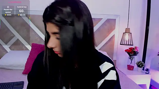 Snapshot of ZiaCalifa chatting on April 21, 12:22 pm ZiaCalifa online show from April 21, 12:22 pm