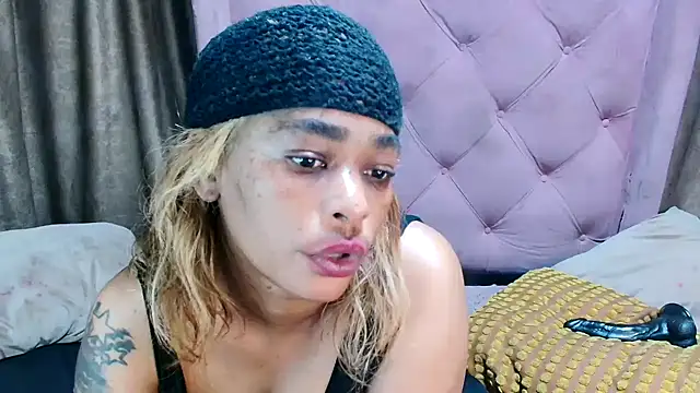 Snapshot of AFRICANGODDESSXXX chatting on April 29, 11:22 pm AFRICANGODDESSXXX online show from April 29, 11:22 pm