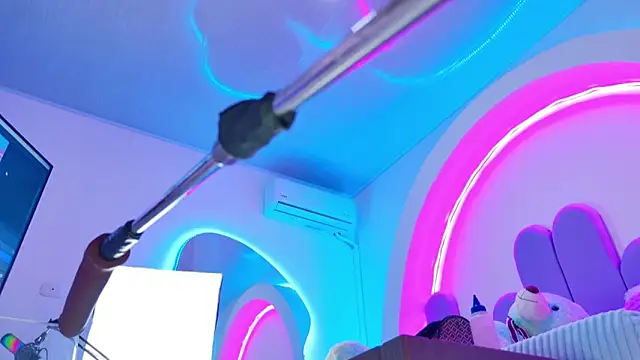 NathaxaLeans online show from March 23, 11:47 am