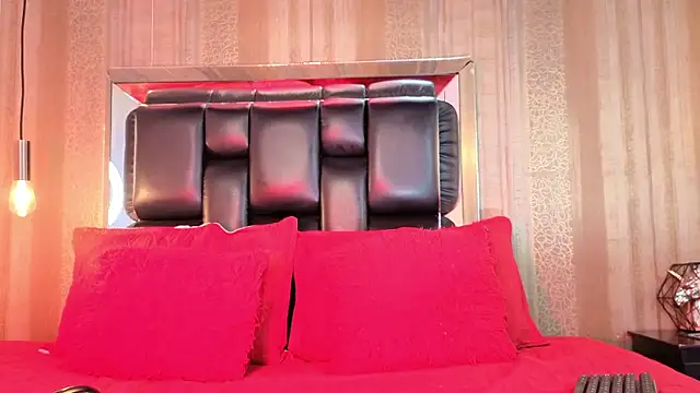 Snapshot of MishaKinki chatting on January 18, 7:28 pm MishaKinki online show from January 18, 7:28 pm