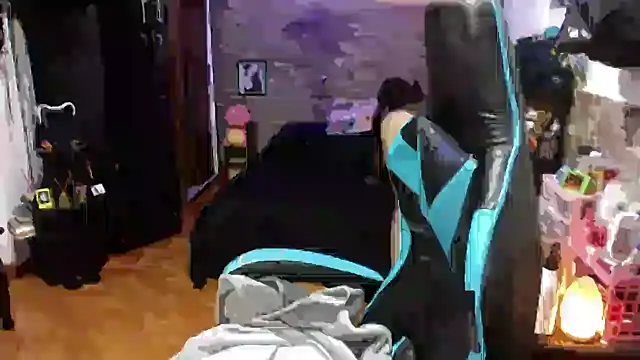 AngelaQueen  online show from April 5, 4:37 pm