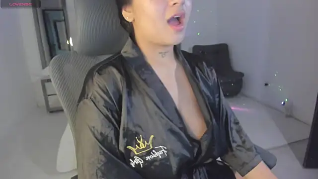 LunaBaker-1 online show from February 7, 10:09 pm