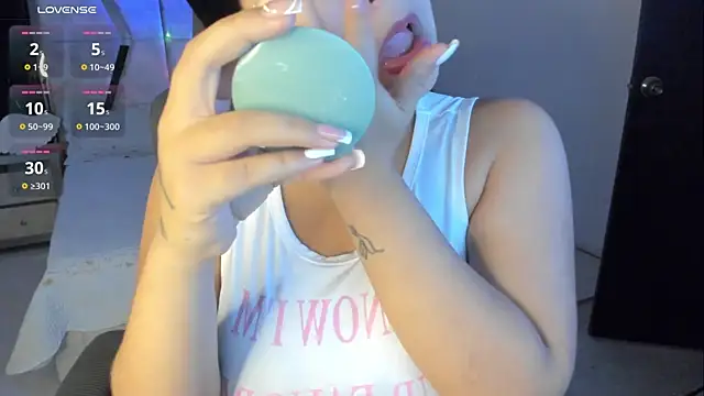 LunaBaker-1 online show from February 26, 11:04 pm