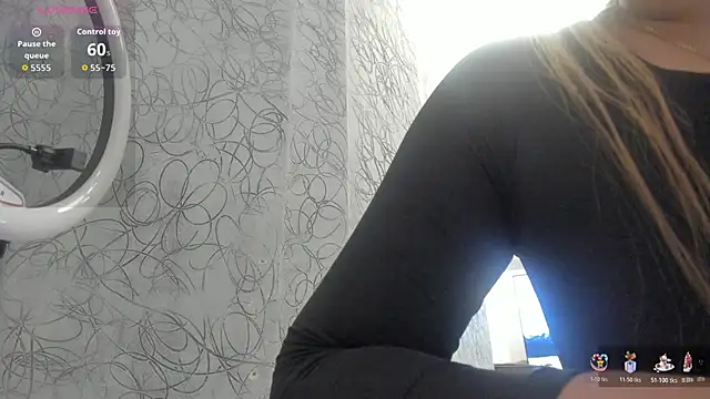 Snapshot of LunaBaker-1 chatting on February 1, 8:07 pm LunaBaker-1 online show from February 1, 8:07 pm