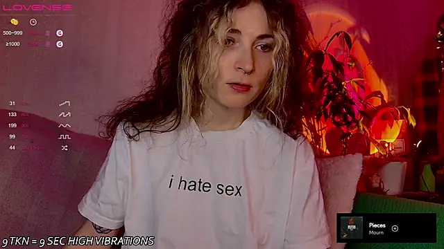 IttyKitty online show from December 14, 10:47 pm