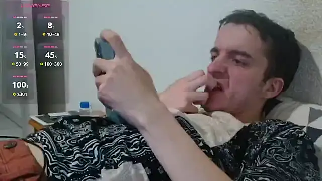 Snapshot of Tombgy07 chatting on May 2, 8:25 pm Tombgy07 online show from May 2, 8:25 pm