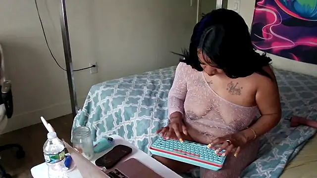 Snapshot of YasmineMinaj chatting on July 15, 6:35 pm YasmineMinaj online show from July 15, 6:35 pm