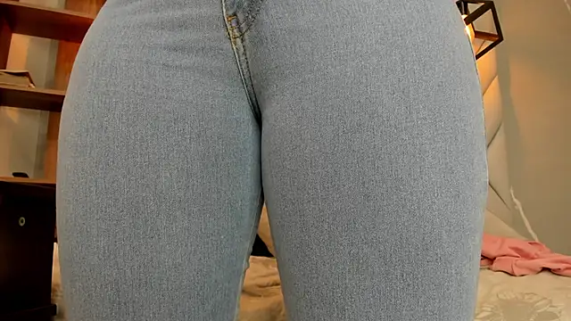 SakuraLee  online show from February 11, 7:48 pm