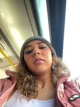 charlott lens online show from February 19, 1:06 pm