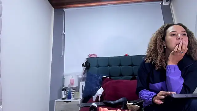 charlott lens online show from September 22, 2:08 pm