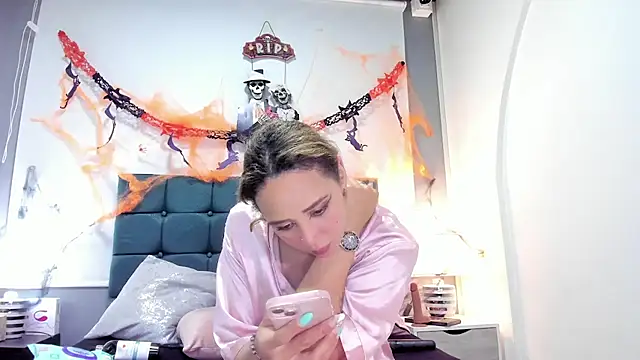 charlott lens online show from October 28, 6:10 pm