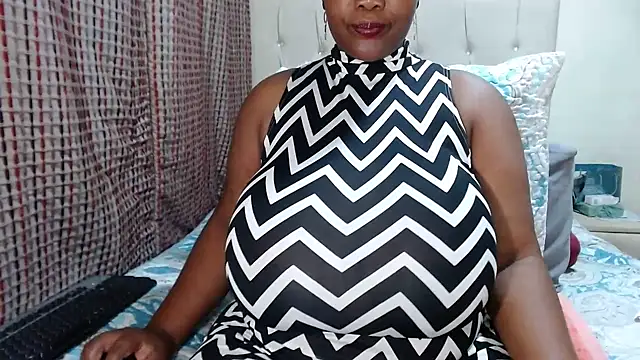 Snapshot of CHOCOLATEDARKBUSTYX chatting on December 11, 4:53 pm CHOCOLATEDARKBUSTYX online show from December 11, 4:53 pm