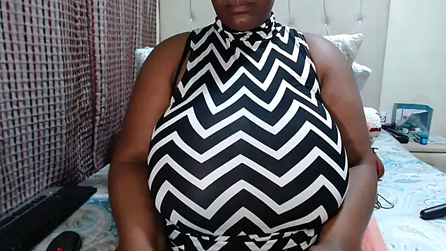 Snapshot of CHOCOLATEDARKBUSTYX chatting on March 6, 7:32 pm CHOCOLATEDARKBUSTYX online show from March 6, 7:32 pm