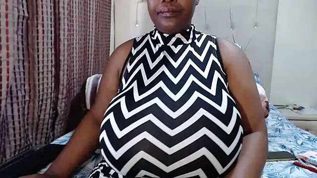 Snapshot of CHOCOLATEDARKBUSTYX chatting on October 7, 8:22 am CHOCOLATEDARKBUSTYX online show from October 7, 8:22 am