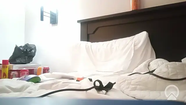 JunkieLiLMethWhore online show from October 15, 5:51 am