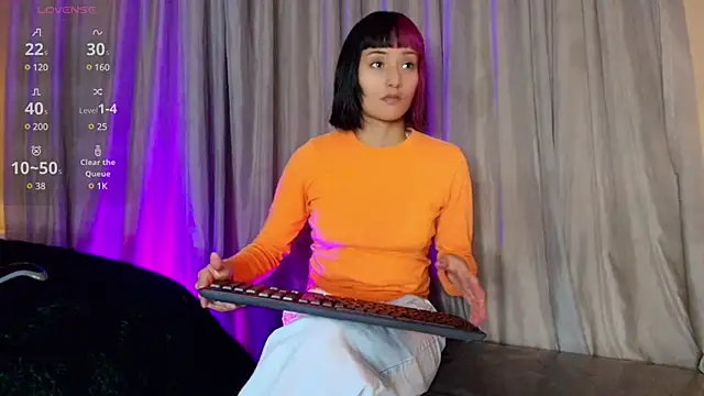 tati cardenas online show from March 7, 4:02 am