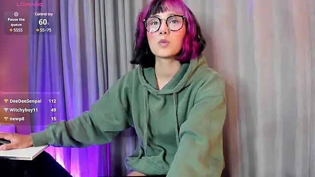 tati cardenas online show from March 18, 6:46 am