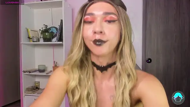 sofi elfqueen online show from February 19, 2:55 am