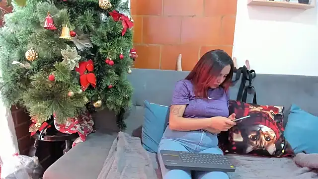 Snapshot of _girls_on_fire_ chatting on December 24, 3:26 pm girls on fire online show from December 24, 3:26 pm