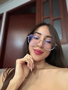 lauravasquez online show from February 22, 5:13 pm