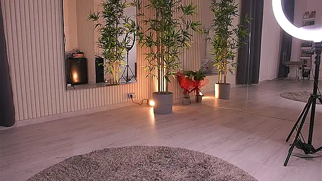 Abbela White online show from February 4, 9:28 am