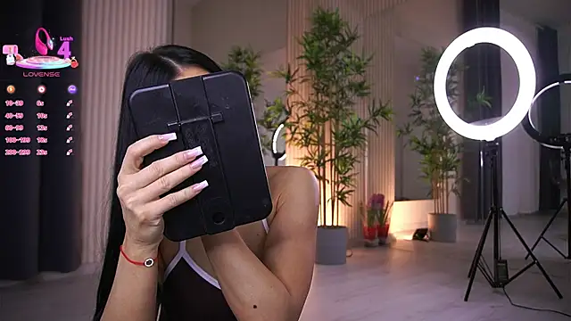 Abbela White online show from March 3, 6:37 am