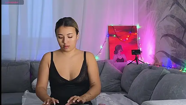 lily  foster online show from December 30, 6:09 am