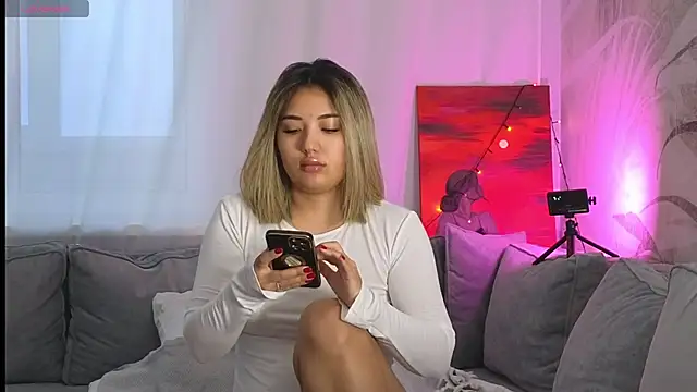 lily  foster online show from January 14, 6:56 am