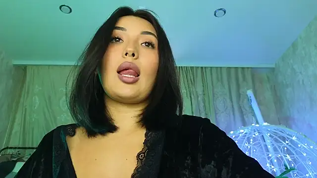 lily  foster online show from February 19, 2:13 pm