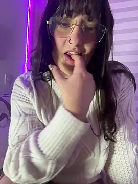 Snapshot of Megan_lu2 chatting on February 6, 4:21 am Megan lu2 online show from February 6, 4:21 am