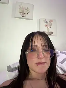 Snapshot of Megan_lu2 chatting on February 9, 5:29 am Megan lu2 online show from February 9, 5:29 am